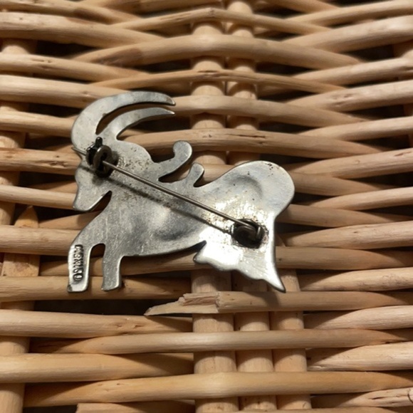 Vintage Silver & crushed turquoise colored  broach depicting Capricorn goat fish - Picture 2 of 3